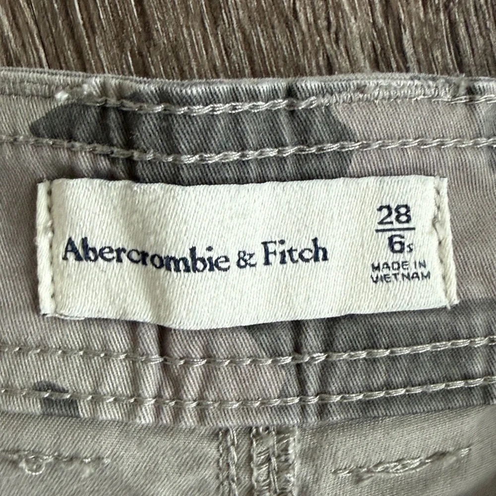 Abercrombie & Fitch Gray Camouflage Pants - Picture 3 of 3